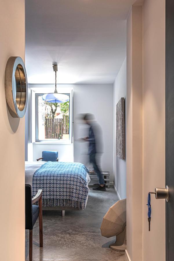 Queen Room Garden View