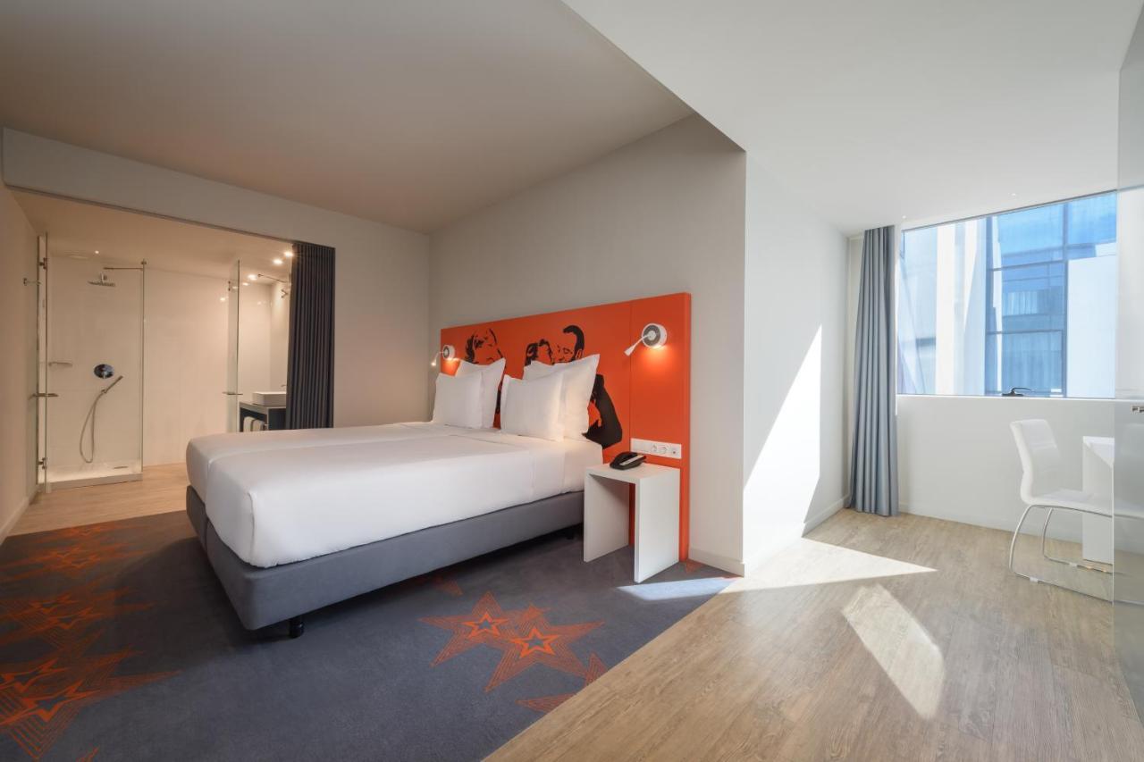 Twin Room Airport View