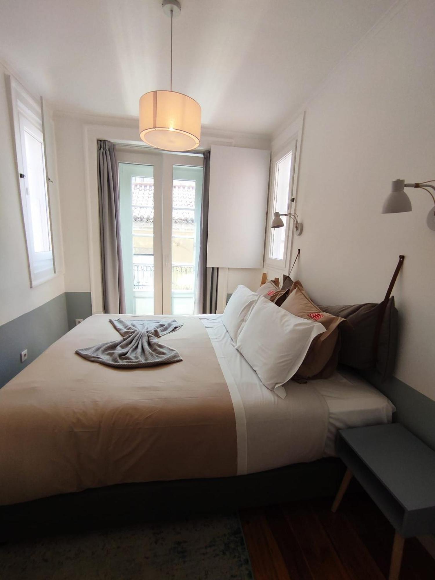 Superior One-Bedroom Apartment