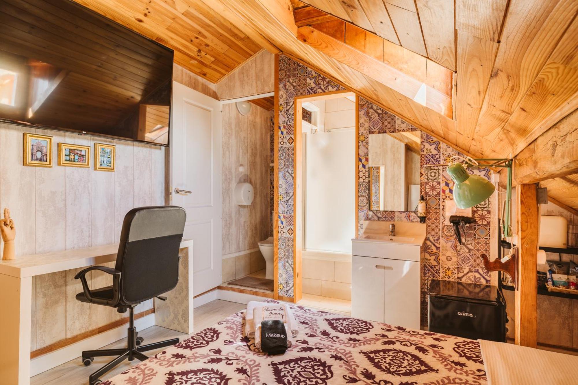 Attic Single Room Private Bathroom