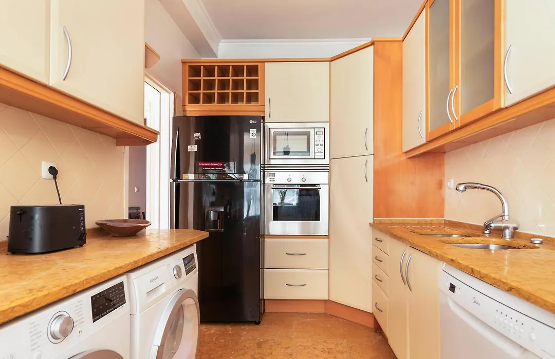 Nesha Guesthouse Lisbon-1