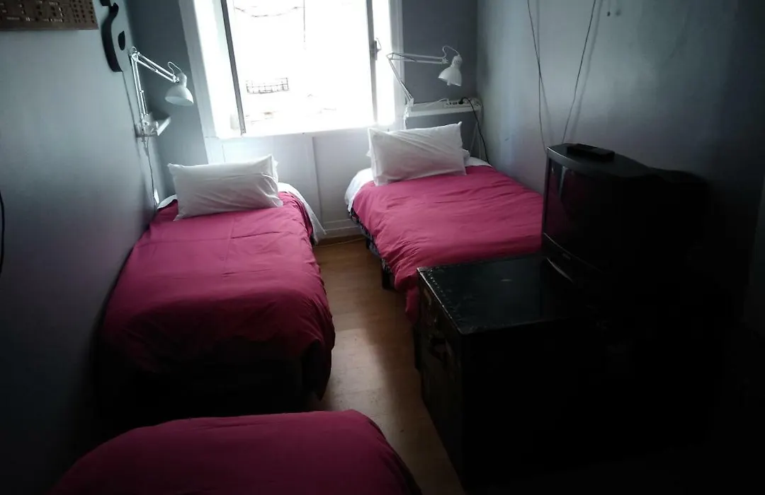 Edith Cavell10 Lisbon Guest House-1