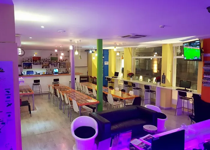 Golden Tram 242 Suites & Hostel Lissabon