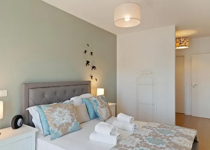 Stunning 2 Bdr Apt Sleeps 4 Nr Entrecampos Vila Lisboa